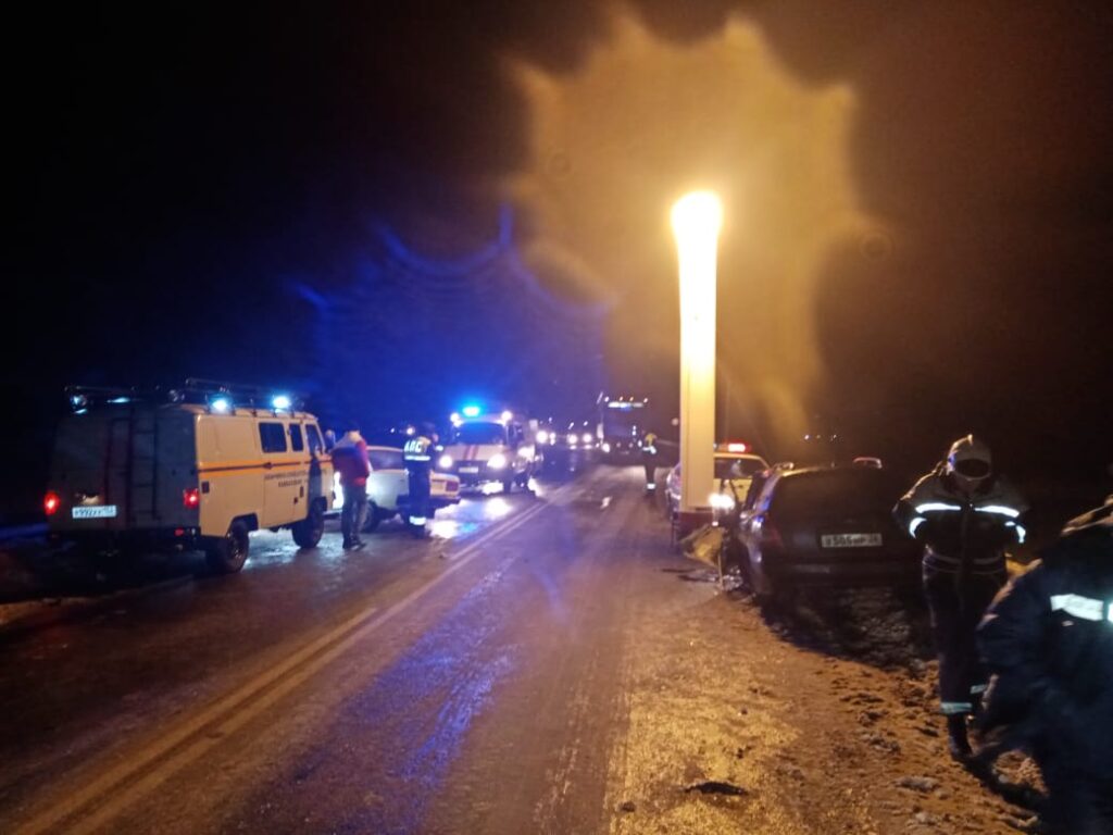 В Кавказском районе в дорожной аварии пострадали четыре человека - Огни  Кубани