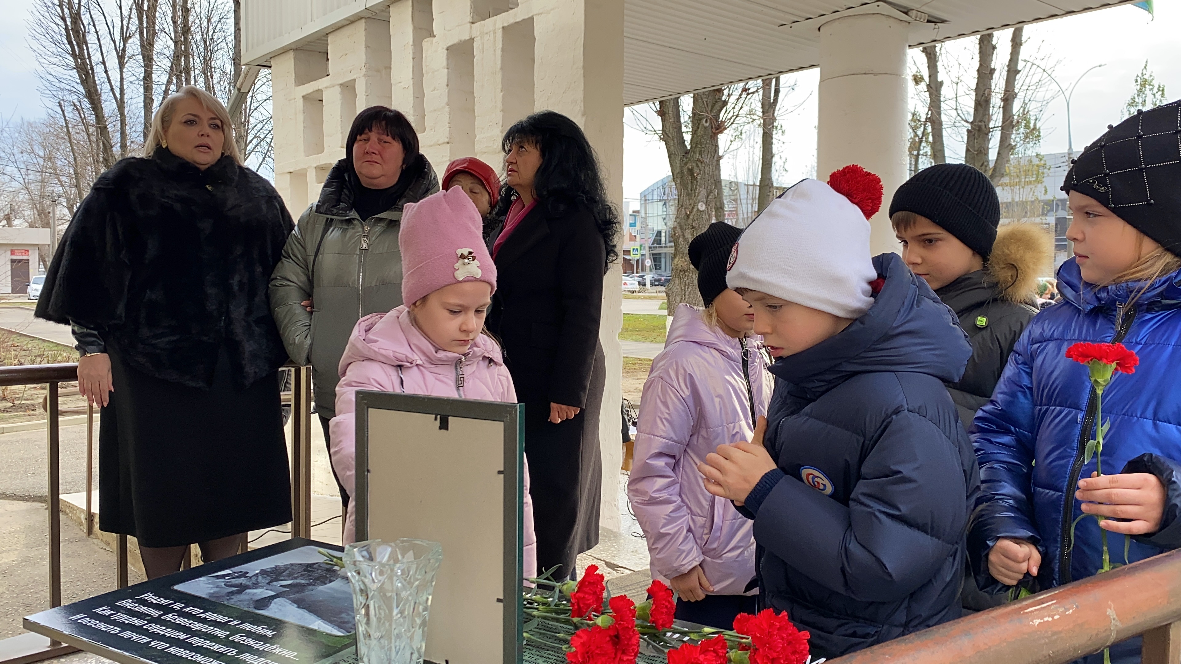 Погибшему бойцу СВО открыли памятную доску в родной школе №11 г.Кропоткина  - Огни Кубани