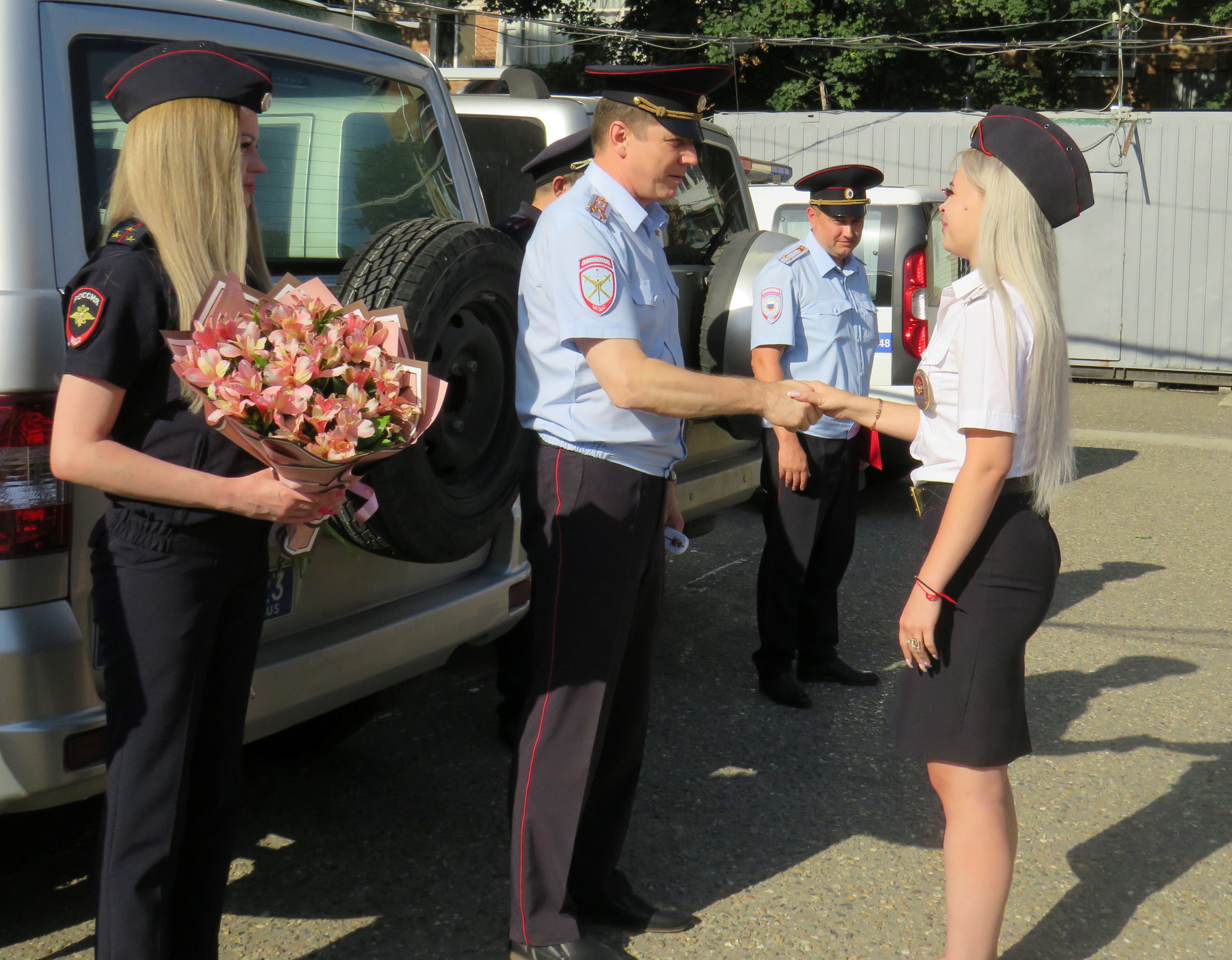 В ОМВД России по Кавказскому району стражи порядка получили новые погоны -  Огни Кубани