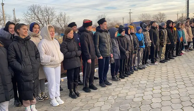 Ученики общеобразовательной казачьей школы №43 станицы Казанской почтили память жертв геноцида казачества