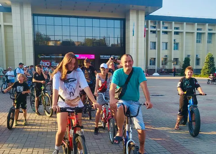Почти 100 кропоткинцев приняли участие в патриотическом велопробеге