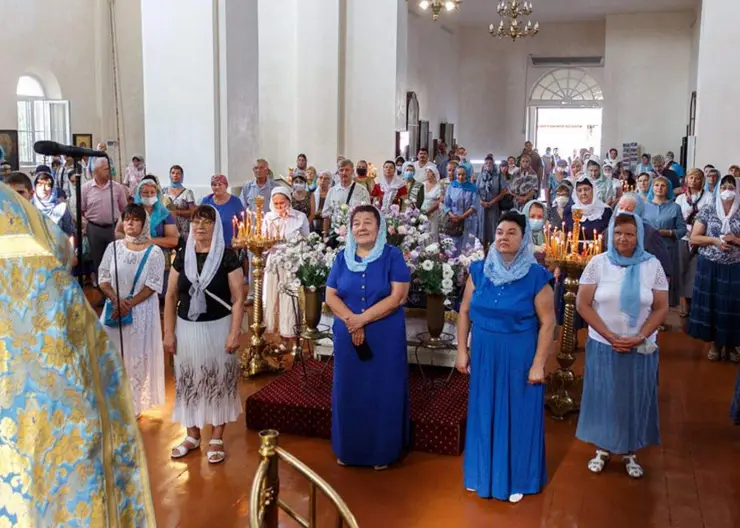 В воскресенье, в праздник Успения Пресвятой Богородицы, приход Покровского собора отметил престольный день левого придела храма