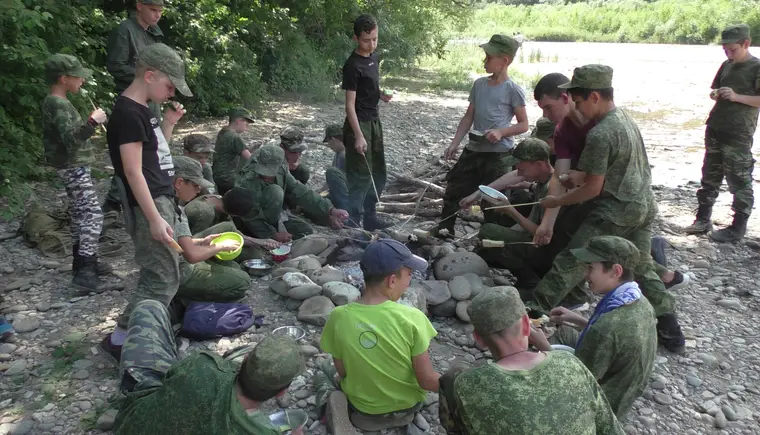 <strong>Воспитанники детского военно-патриотического клуба «Патриот» провели «Зарницу» в горах Отрадненского района</strong>