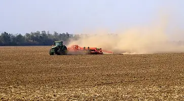 В Кавказском районе приступили к севу сахарной свеклы