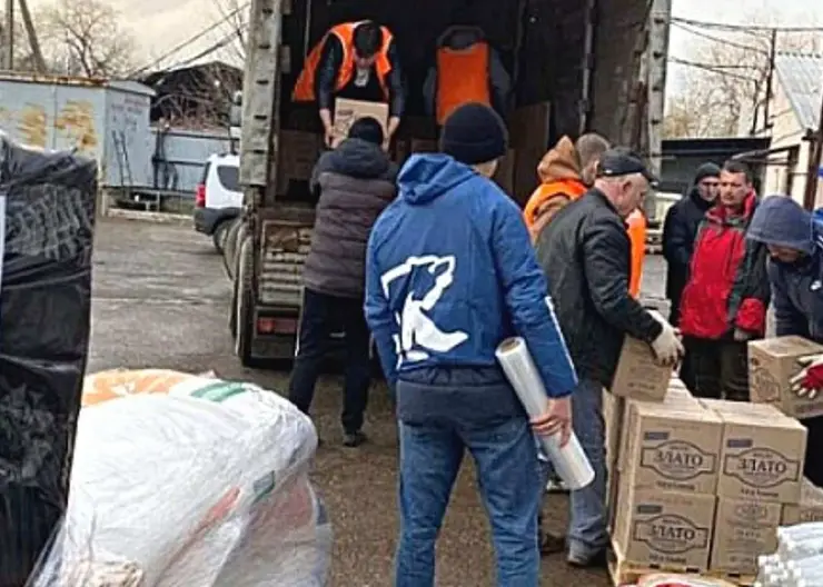 Сегодня практически в каждом муниципалитете края открыты пункты сбора гуманитарной помощи для беженцев из ДНР и ЛНР