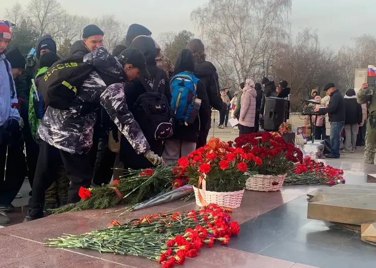 Школьники отправились в патриотический турпоход