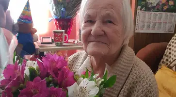 Свое 95-летие участница Великой Отечественной войны Анна Ивановна Буряковская встретила в тесном кругу большой и дружной семьи