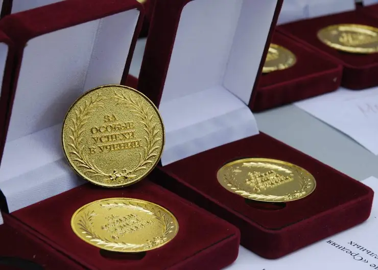 93 золотых медалиста в этом году вышли из школ Кавказского района
