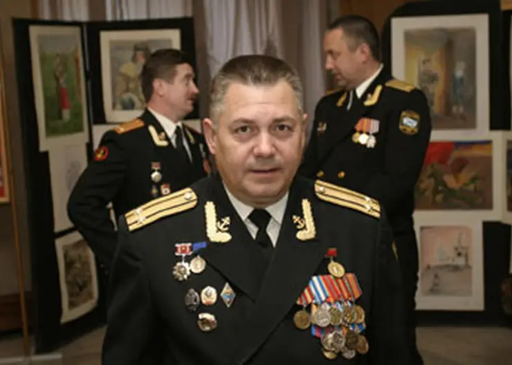 Олегу Булюктову, кадровому военному, награду лично вручал Президент России