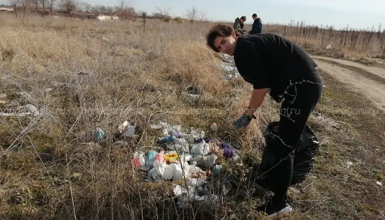 Молодежь Кропоткина ликвидировала свалку в черте города