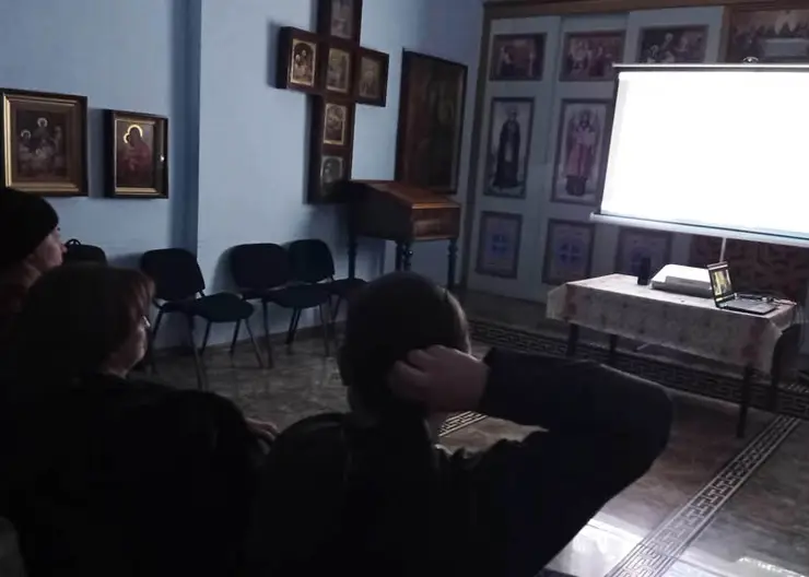 Клубе любителей кино Покровского собора г.Кропоткина собрался на просмотр короткометражного фильма «Погружение»
