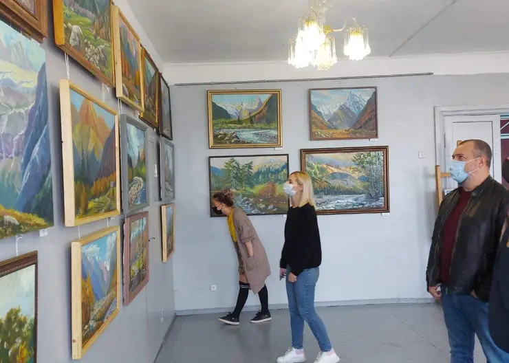 В Казанской работает выставка художника-живописца Петра Шевчишина