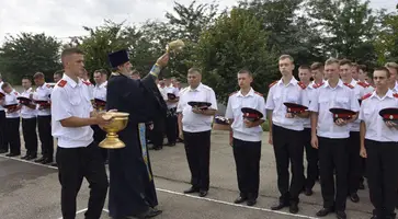 В День знаний в Кропоткинском казачьем кадетском корпусе имени Г.Н.Трошева состоялось торжественное построение