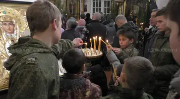 На предрождественской службе в Свято-Покровском соборе побывали воспитанники детского военно-патриотического клуба «Патриот»