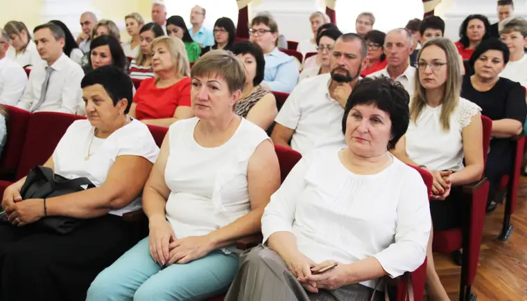 В канун начала учебного года педагоги и воспитатели провели общерайонный педсовет