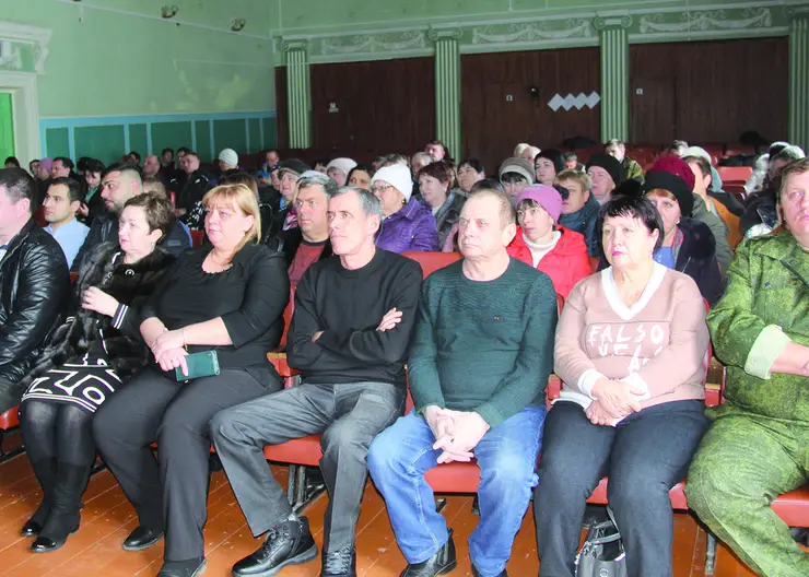 Прошла отчетная сессия депутатов Дмитриевского сельского поселения