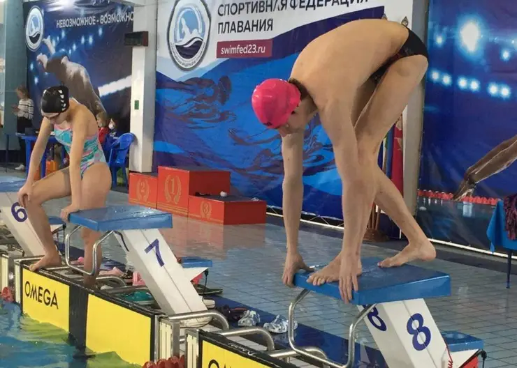 В Кропоткине прошёл заключительный этап краевых соревнований по плаванию