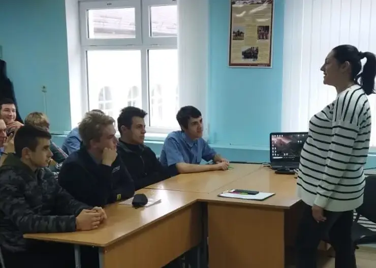 Правоохранители встретились со студентами в рамках акции «Дети России»