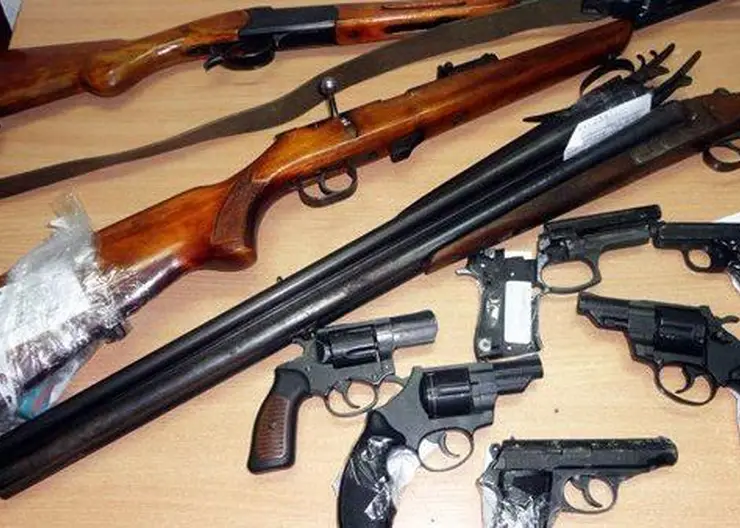 Более 860 тысяч рублей выплатили с начала года кубанцам, сдавшим незаконное оружие и боеприпасы