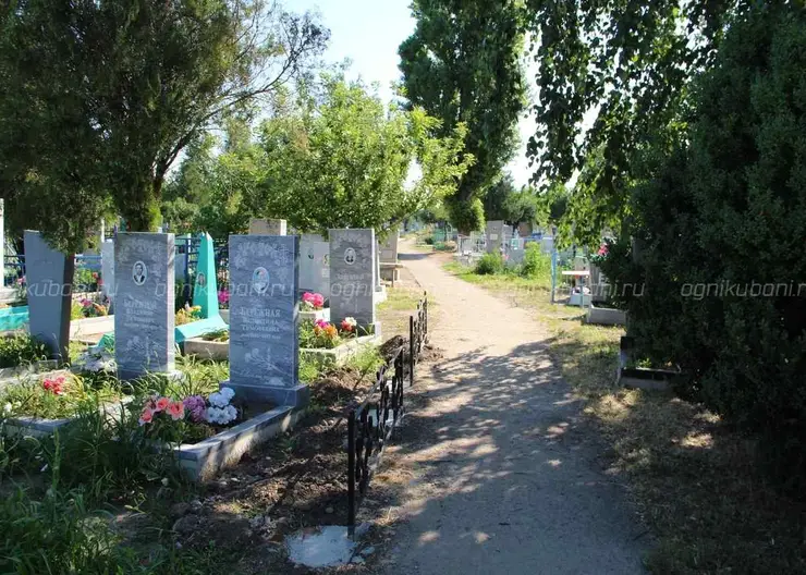 В станице Кавказской продолжается инвентаризация кладбищ