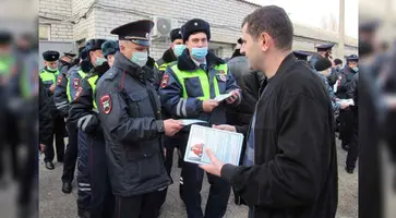 В Кавказском районе полицейские и общественники проводят мероприятия по профилактике имущественных преступлений с использованием IT-технологий