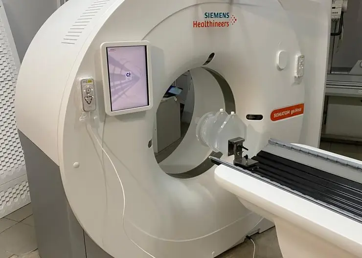 В приемное отделение Кропоткинской городской больницы поставлен новый компьютерный томограф