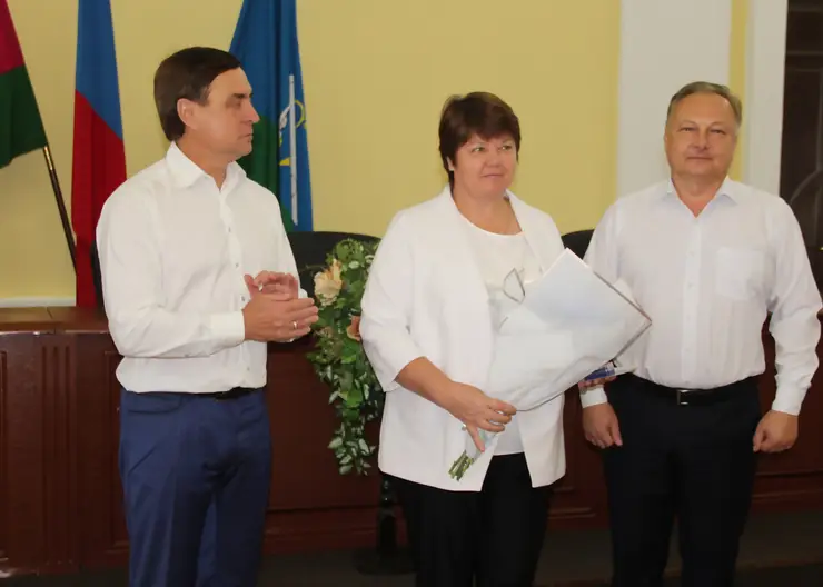 Для педагогов Кавказского района устроили торжество в администрации муниципалитета