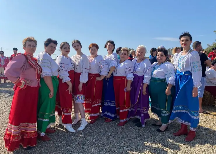 Делегация Кавказского района приняла участие в кубанском празднике традиционной народной культуры «Казачья слава» в «Атамани»