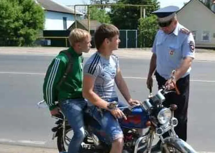 Полицейские Кавказского района напоминают о соблюдении ПДД