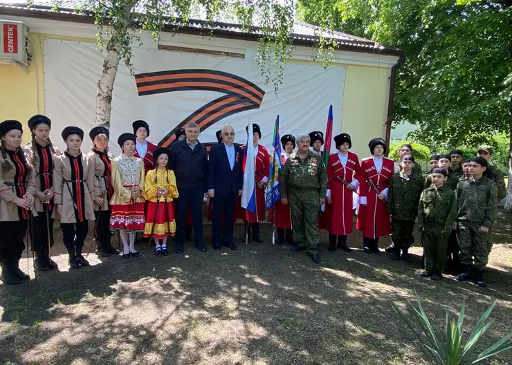 Депутат Госдумы Алексей Езубов именно сегодня считает военно-патриотическое направление главным в воспитании молодежи