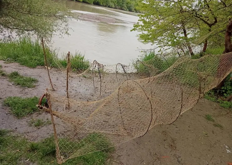 На реке Кубани в районе станицы Казанской обнаружены незаконные средства ловли рыбы