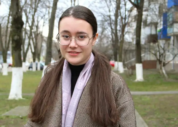 Ученица кропоткинской художественной школы Стелла Быкова рассказала «ОК» о том, что ее вдохновляет, и чем планирует заниматься в будущем