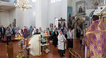 В Покровском соборе Кропоткина встретили праздник Воздвижения