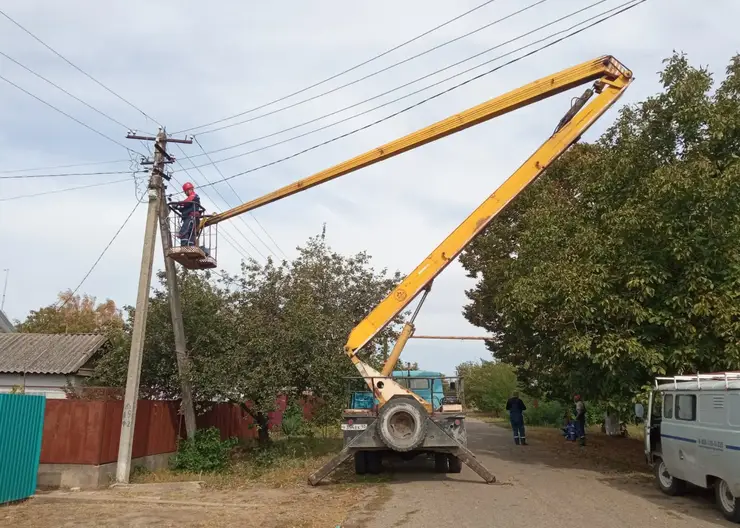 На улице Октябрьской в поселке Степном зажгли фонари