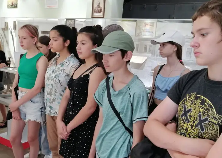 В городском краеведческом музее на обзорной экскурсии побывали семиклассники лицея №45