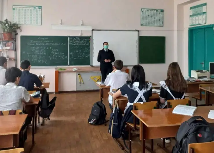 Школьникам из станицы Дмитриевской рассказали о вреде наркотиков