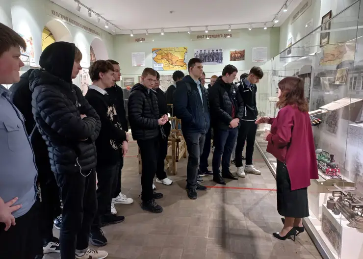 В городском краеведческом музее с историей малой родины познакомились студенты Кропоткинского техникума технологий и железнодорожного транспорта