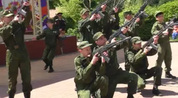 В парке культуры и отдыха г.Кропоткина провели спортивную игровую программу для воспитанников военно-патриотического клуба «Патриот»