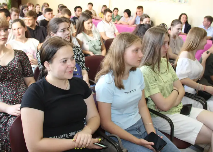 Подростков Кавказского района на каникулах пригласили поработать