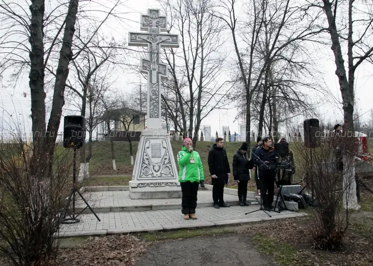 Туристический поход патриоты Кропоткина начали от поклонного креста