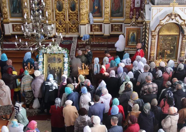 14 октября православные отмечают день Покрова Пресвятой Богородицы