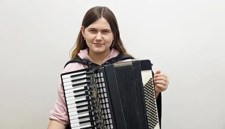 Софья Гарагуля седьмой год оттачивает навыки игры на аккордеоне в музыкальной школе №1 им.Свиридова