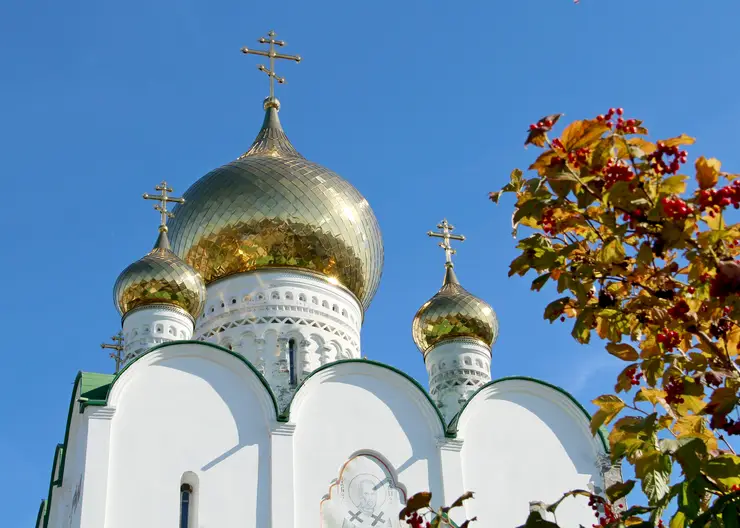 Православные отмечают день Святого Духа