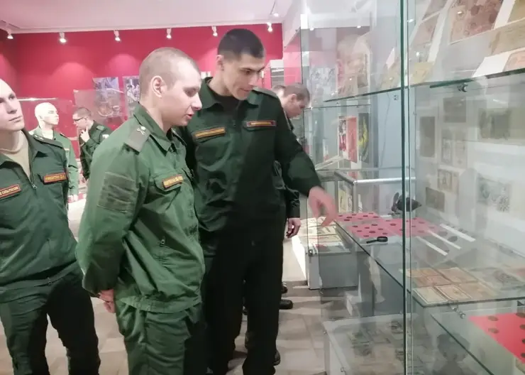 В музее Кропоткина военнослужащие познакомились с археологической коллекцией