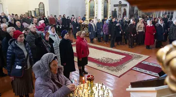 В праздник Введения во храм Пресвятой Богородицы, 4 декабря, Божественную литургию в Покровском соборе возглавил епископ Тихорецкий и Кореновский Стефан