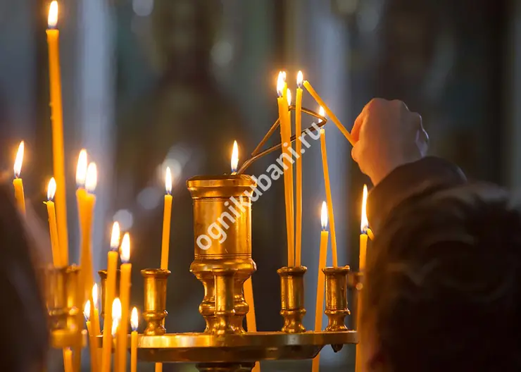 Русская православная церковь отмечает праздник Введения во храм Пресвятой Богородицы