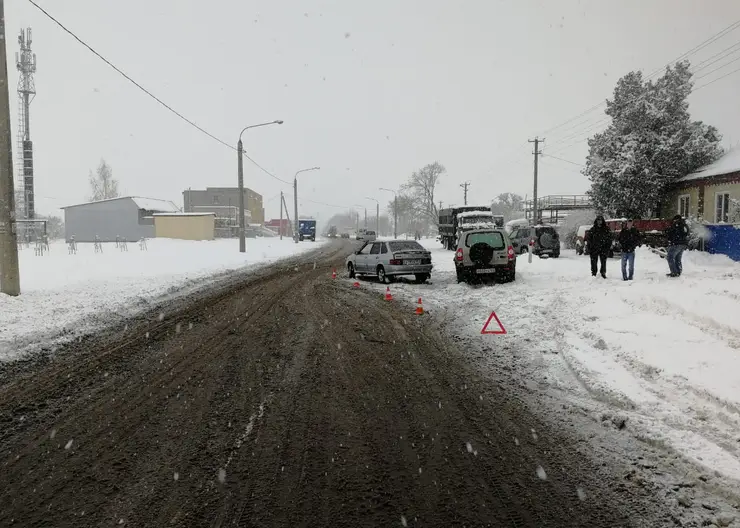 На трассе «ст-ца Тбилисская - г.Кропоткин» столкнулись два автомобиля