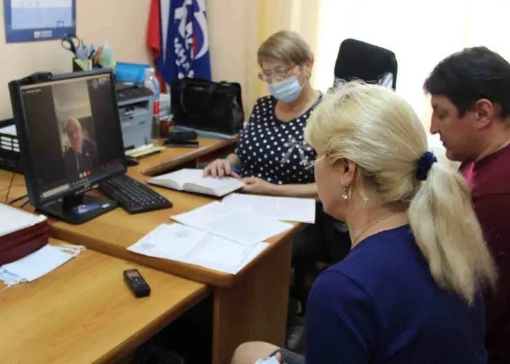 Онлайн-прием по личным вопросам в Кавказском районе провел депутат Государственной Думы Алексей Езубов