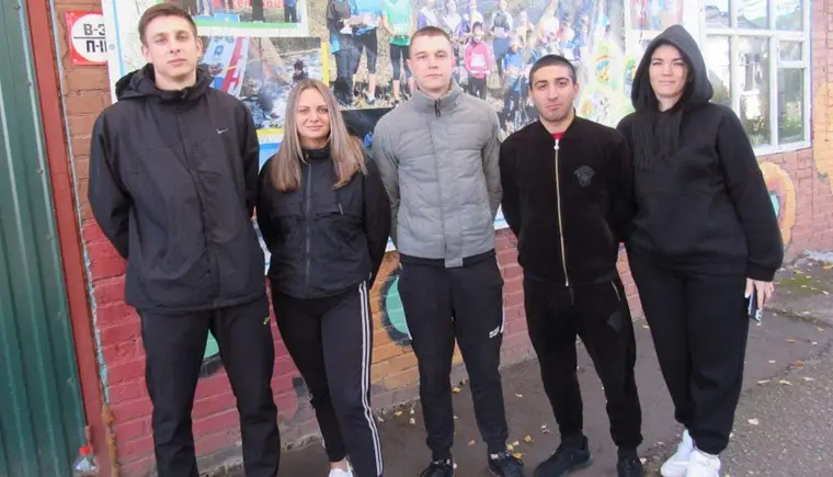 Полицейские Кавказского района и общественники приняли участие в спортивных соревнованиях на скалодроме