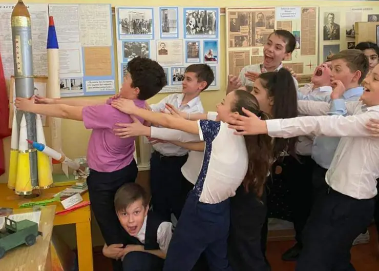В школе №20 станицы Казанской отмечают День космонавтики